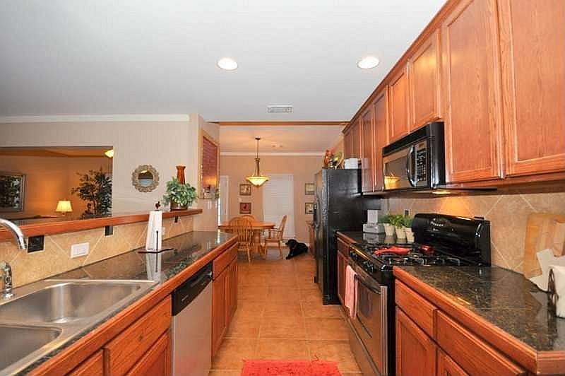 1st image of 310 Calumet Pl
