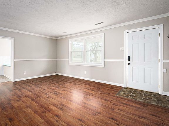 2nd image of 57686 Oakside Ave