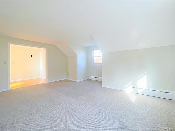 4th image of 310 Anita Ln #2