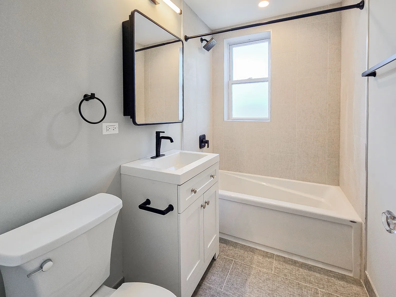 2 bed, 900 sqft, $2,895 — Photo 4