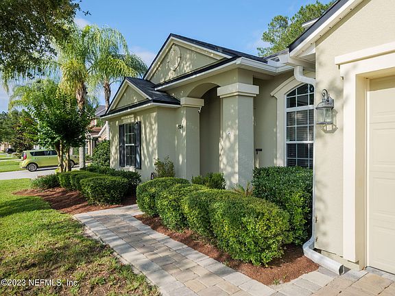 4th image of 524 ABBOTSFORD Court