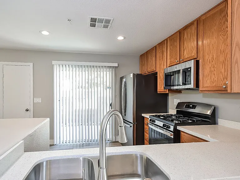 3010 Sunrise Bay Ave — Photo 7