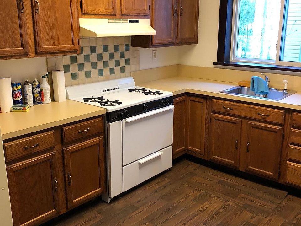 1st image of 1 Parkside Dr