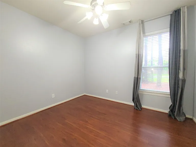 7015 Pinefern Ln — Photo 13