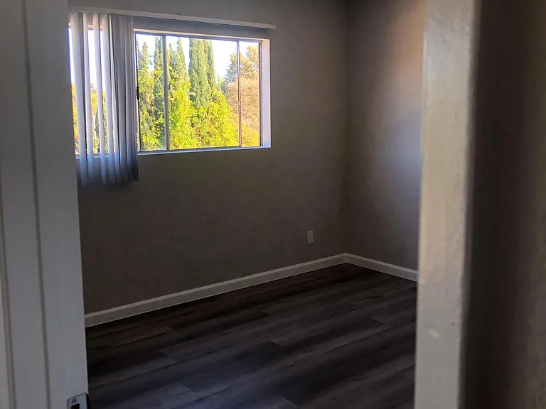 Lemarsh Apartments — Photo 6
