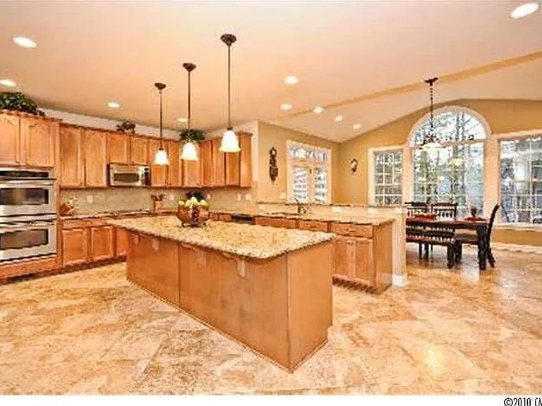 715 Fairway Point Dr — Photo 10