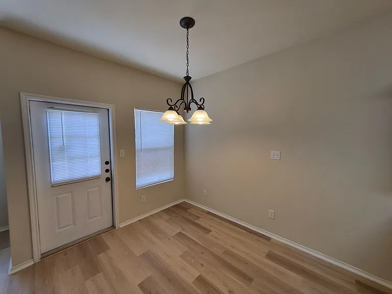 7206 Colina Way — Photo 9