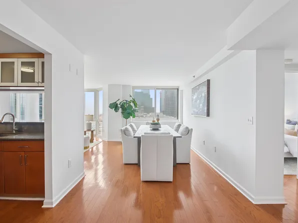 20 2nd Street image 11 of 43