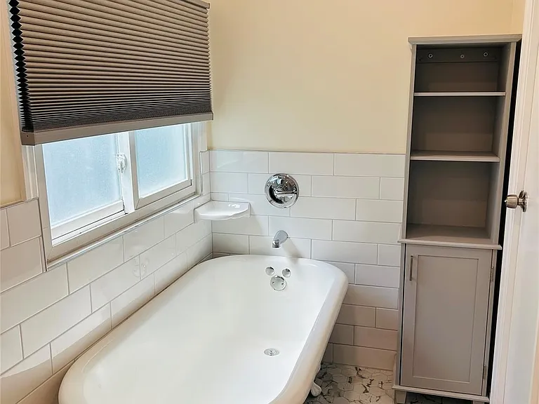 46 Totten Pl — Photo 16
