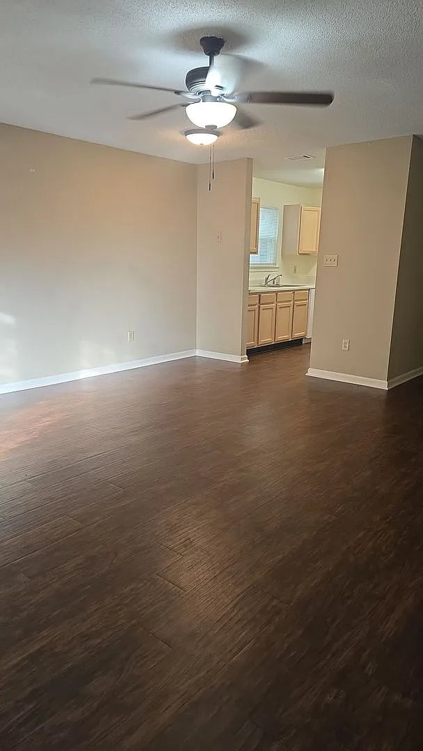 Savannah 2 Bed & 2.5 Bath Townhome for Rent — Photo 4