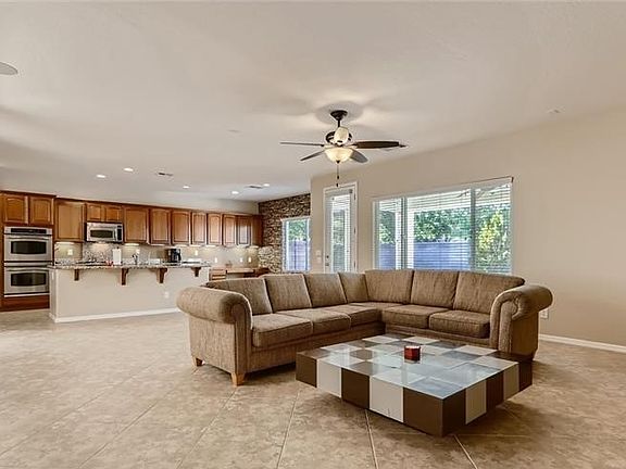 5th image of 7244 Royal Melbourne Dr