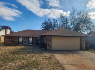 2423 Franklin Dr, Enid, OK 73703