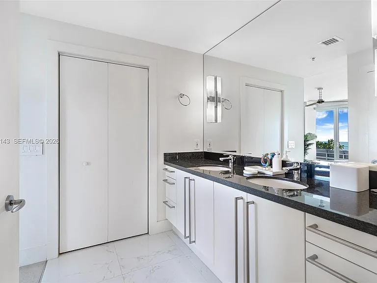 226 Ocean Dr #8F — Photo 13