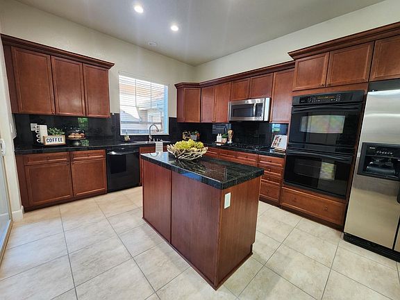 2nd image of 6086 Cielo Cir