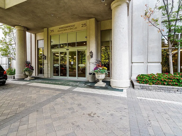 25 Kingsbridge Garden Cir #2316 — Photo 2