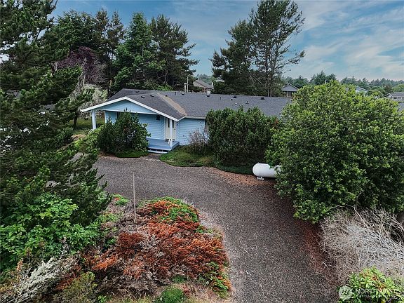 2nd image of 243 Octopus Avenue NE