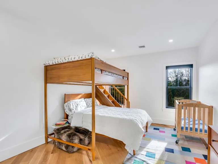 945 Royalton Row — Photo 6