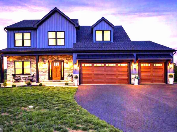 7 Brubacker Dr, Carlisle, PA 17013