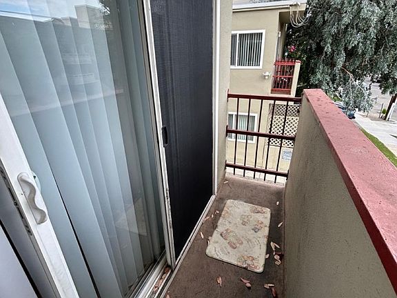 5th image of 10847 Kling St APT 4