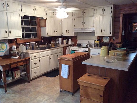 4th image of 213 S Pine Lake Dr
