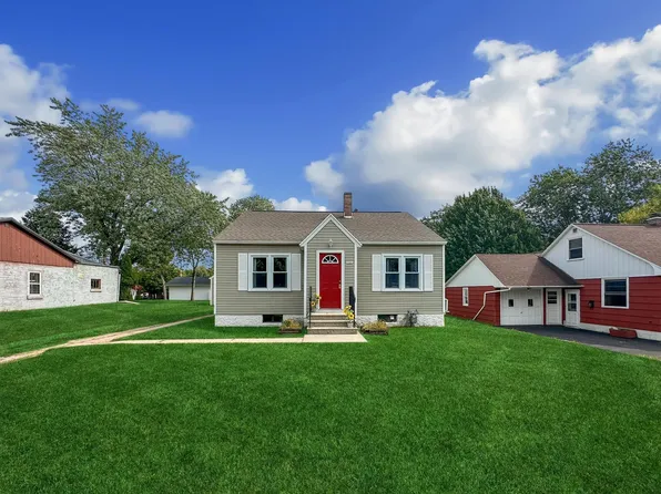 3920 14th St, Menominee, MI 49858