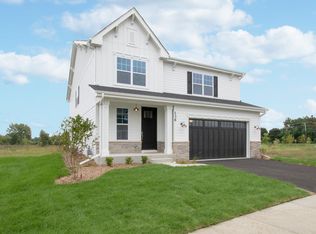 4 S Shore Ln, Lake Zurich, IL 60047