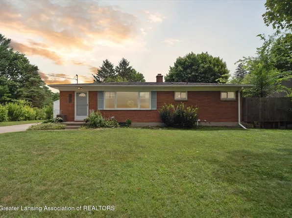 5626 Hallendale Rd, Haslett, MI 48840