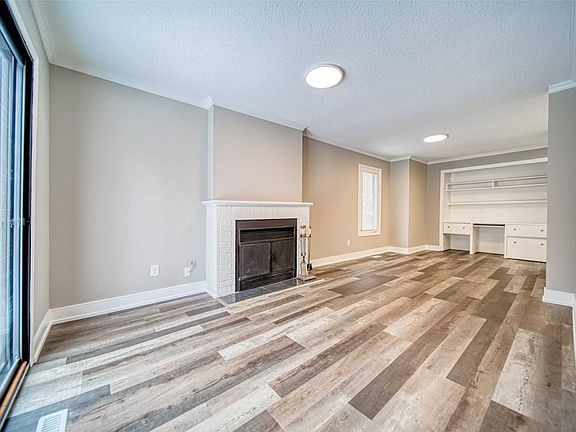 5th image of 1060 Bridlewood Trl
