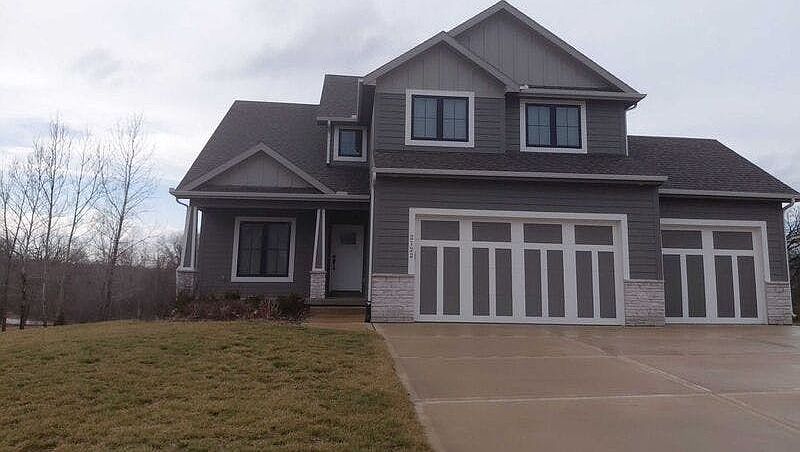 1st image of 2122 Crooked Creek Dr