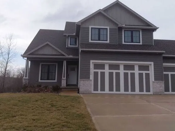 2122 Crooked Creek Dr, Kearney, MO 64060