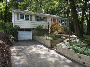 6 Oneida Ave, Oakland, NJ 07436