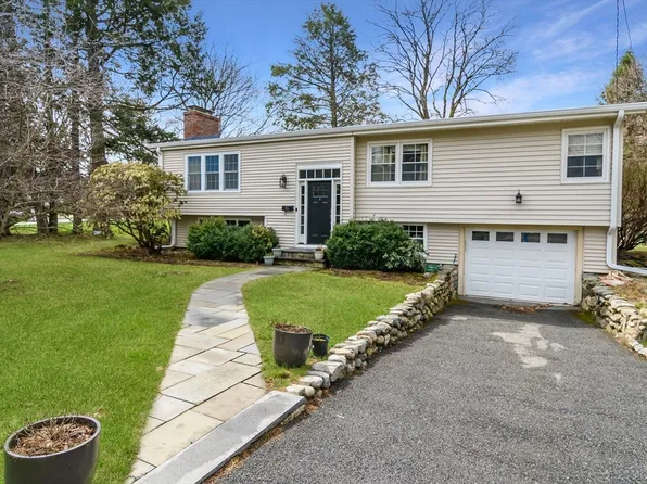 210 Bacon St, Natick, MA 01760