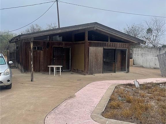 2nd image of 4021 W Rogers Rd