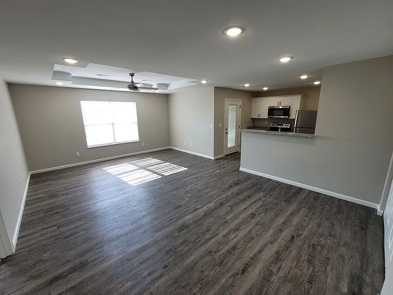 100 Whispering Meadows Dr — Photo 11
