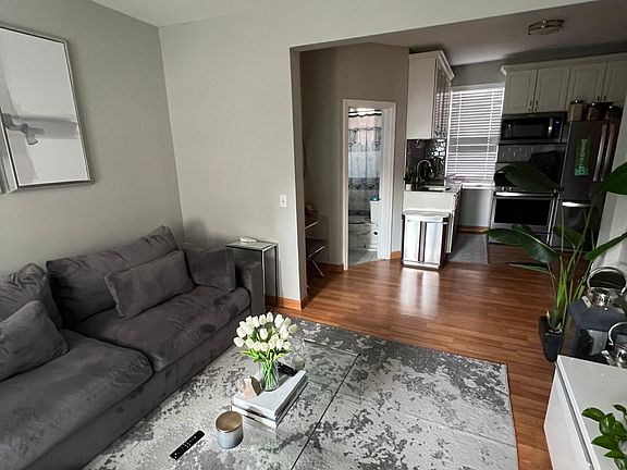 2nd image of 6009 Boulevard E APT D5