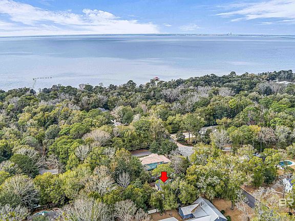 3rd image of 613 Oak Ridge Ct W