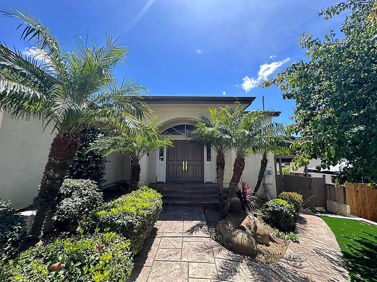 3539 Mount Laurence Dr — Photo 3