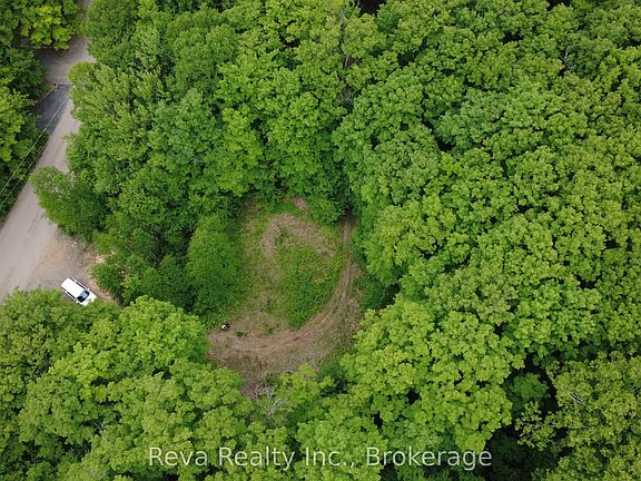 2nd image of 219 Elgin Rd