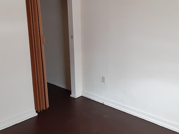 5th image of 4229 Mad Anthony St