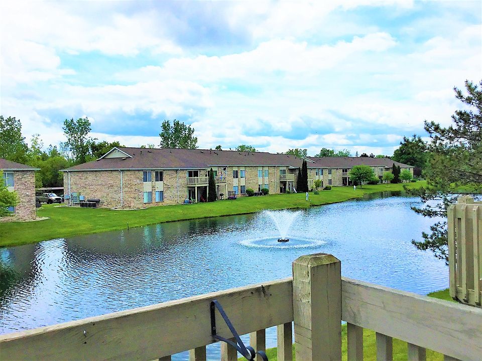 1st image of 570 Beacon Lake Dr APT 6