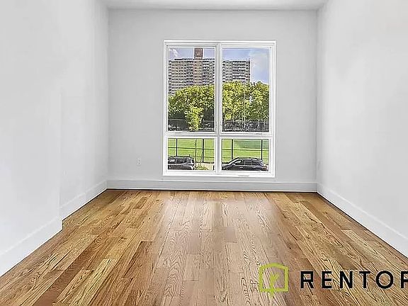 4th image of 61 Montrose Ave #4D