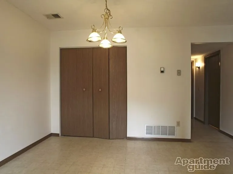 Bremen Park Apartments — Photo 24