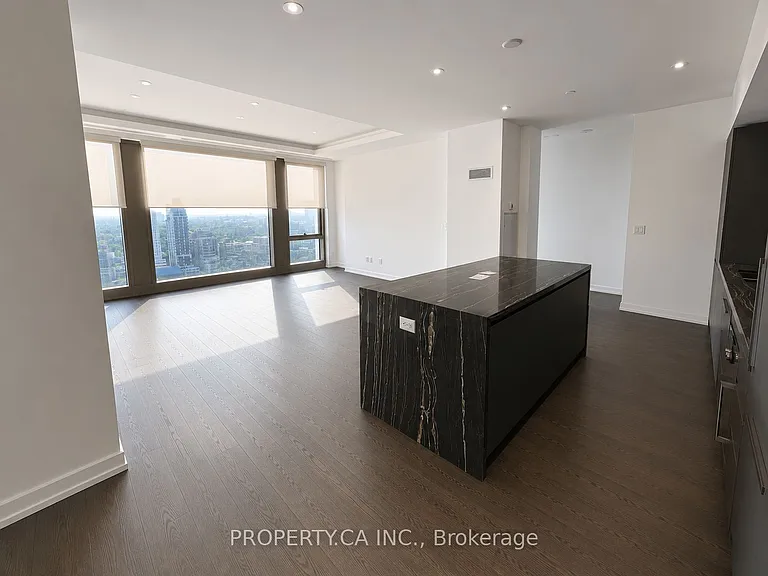 1315 Bay St #2002 — Photo 3