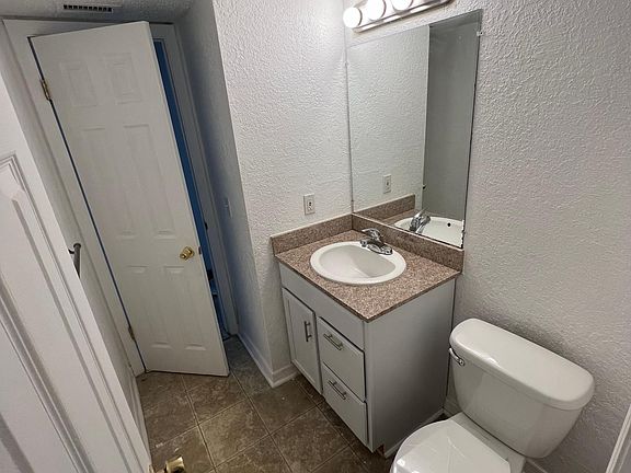 4th image of 654 Haven Pl