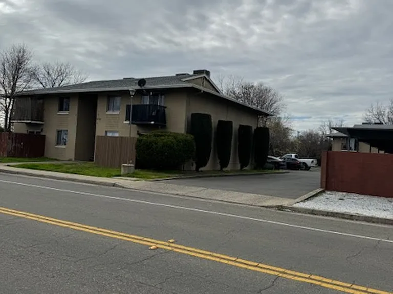 6244 Westside Rd — Photo 2