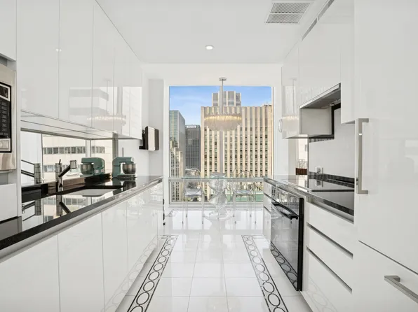 641 5th Avenue image 5 of 10