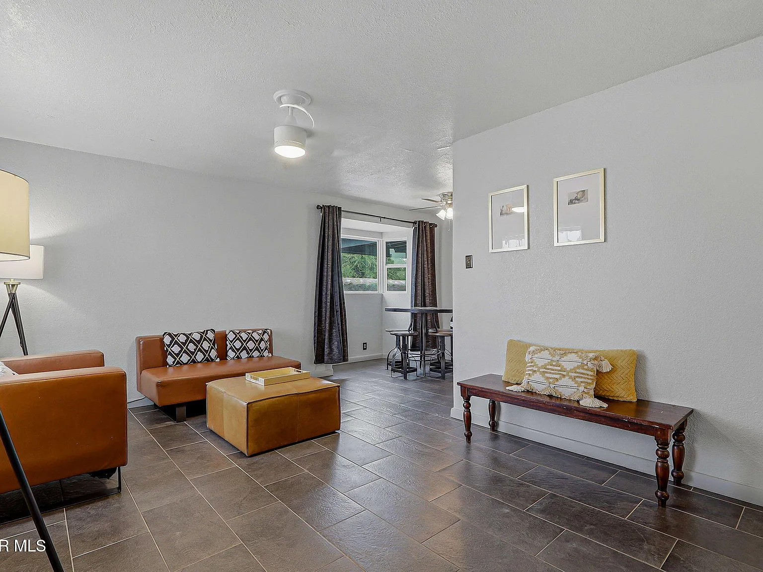 3 bed, 2.0 bath, 1705 sqft, $2,300 — Photo 2