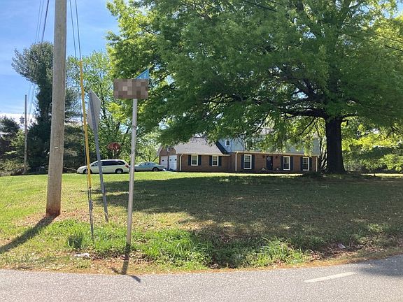 3rd image of 328 Weatherstone Dr