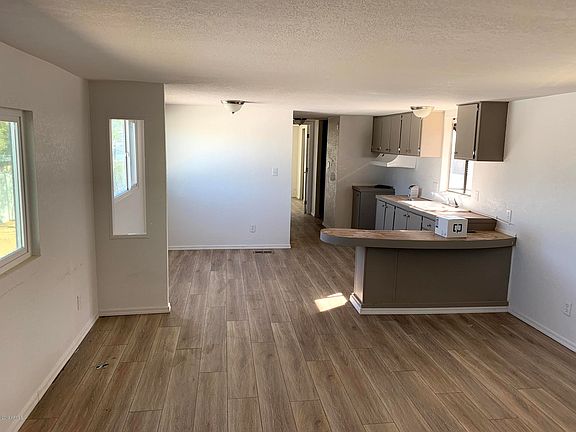 3rd image of 13241 N 19th Pl