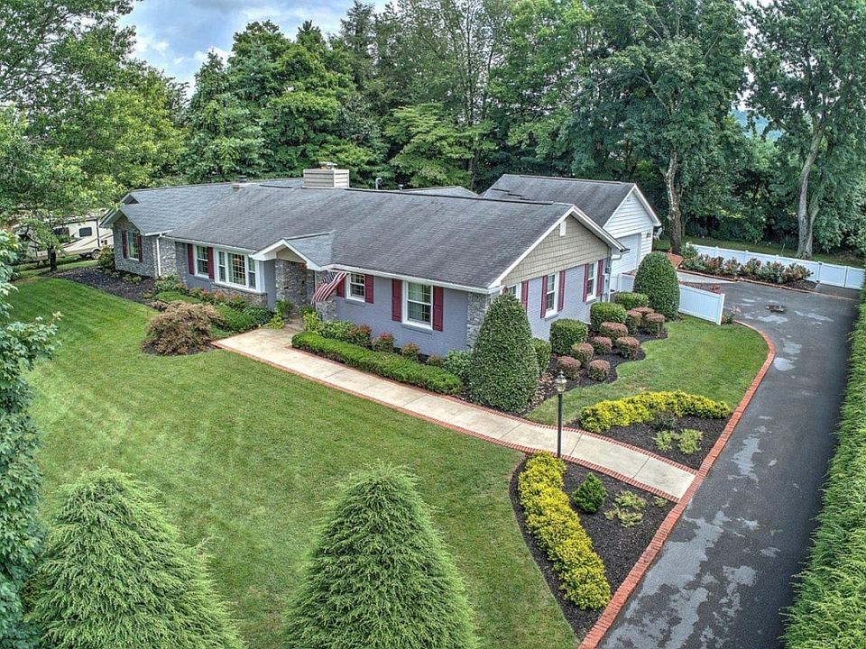 1st image of 702 S Mountain View Cir